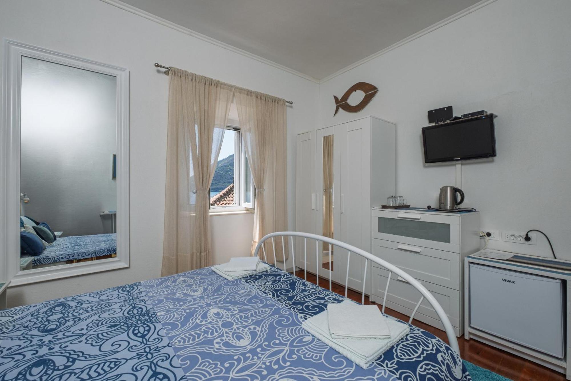 Bluemarine Rooms & Apartments Пераст Екстериор снимка